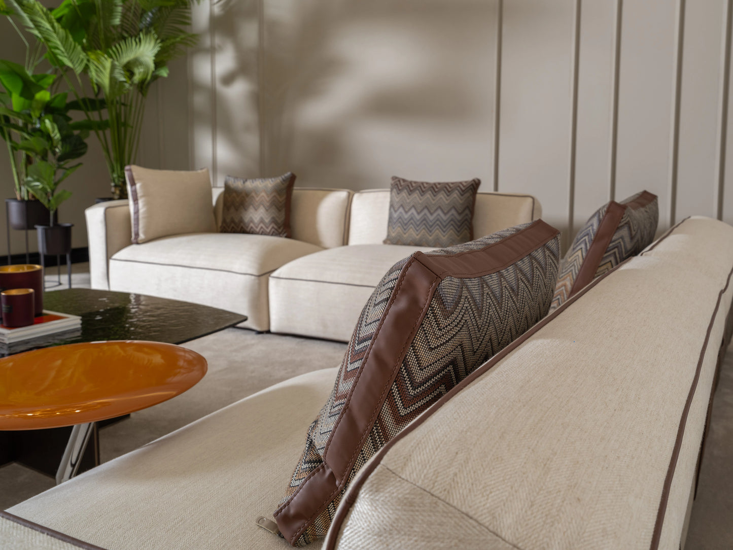 Moka sofa set showing the cousins from side view