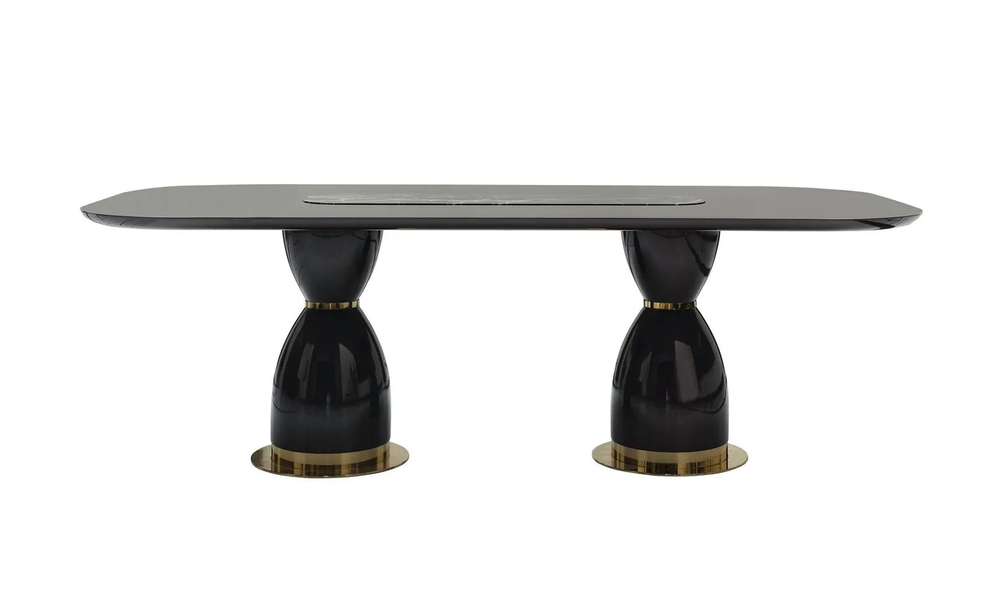 Strong, elegant table legs of Braga