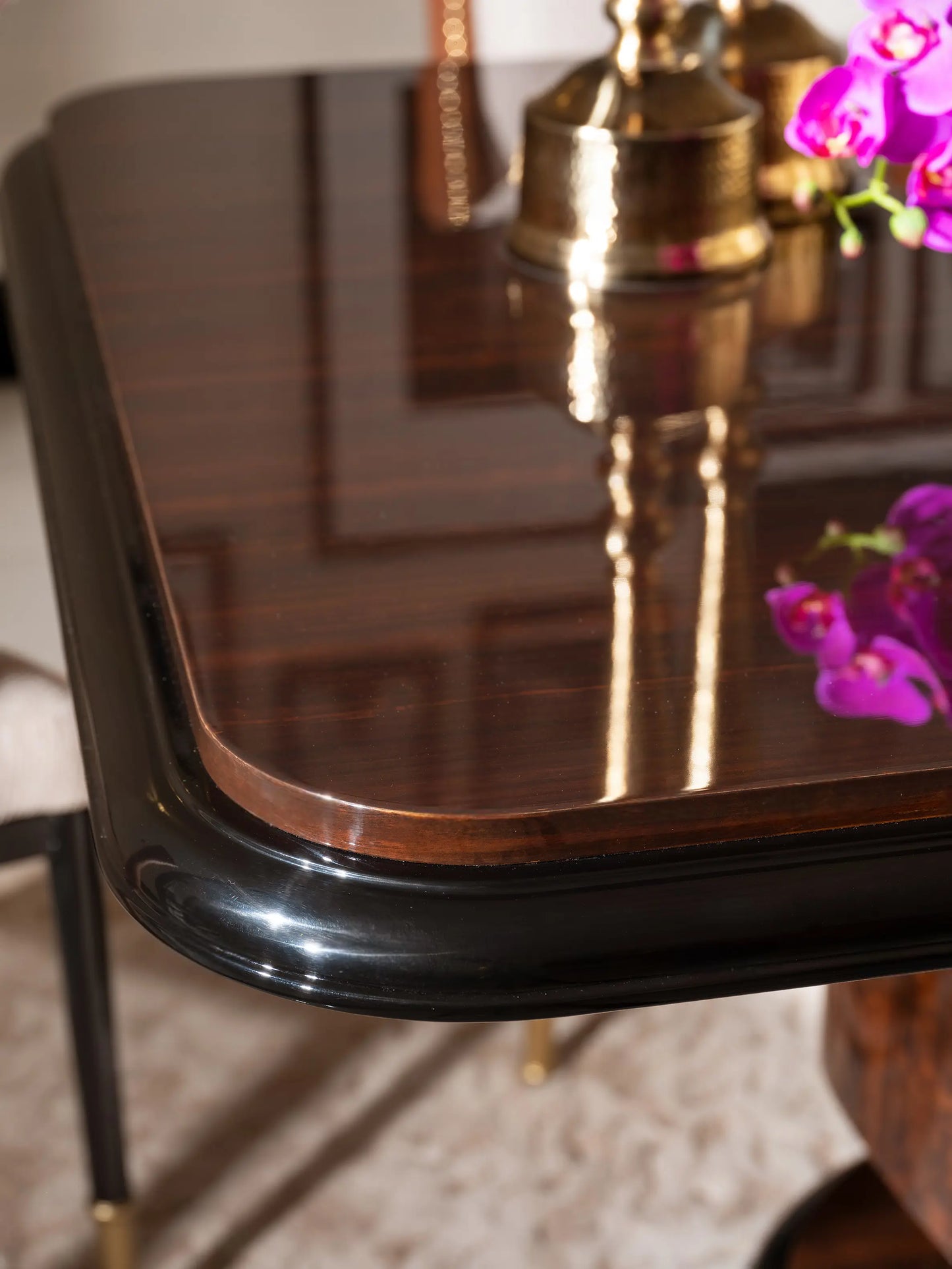 Nevada Dining Set dining table corner, wood detail close-up. Luxe Life Furniture.
