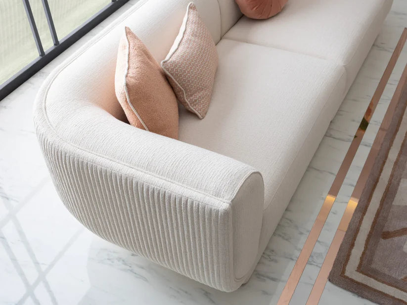 Close-up of Oscar sofa’s soft fabric and stitching