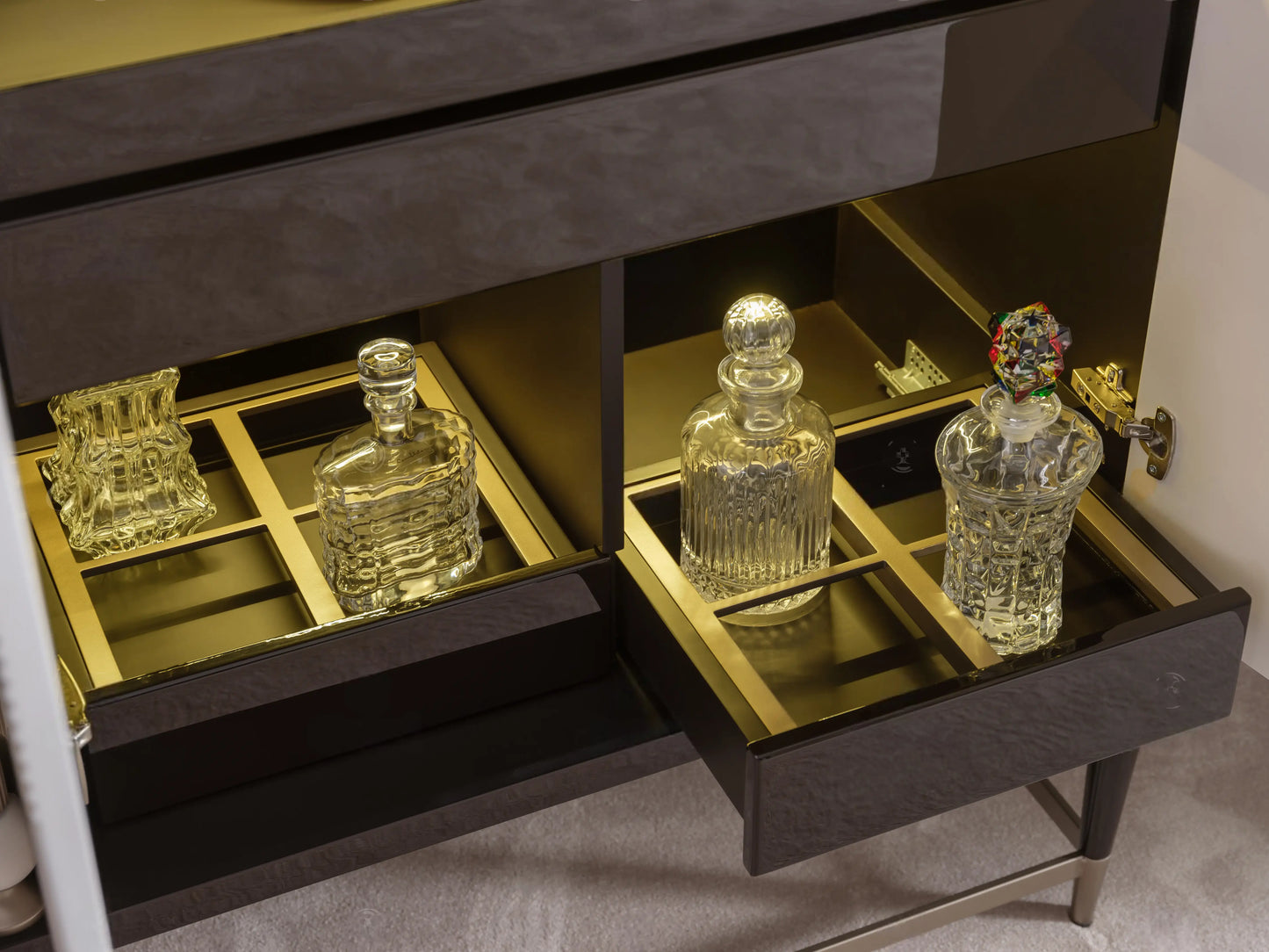 decorative accessories styled on Senato Bar which is part of dining set
