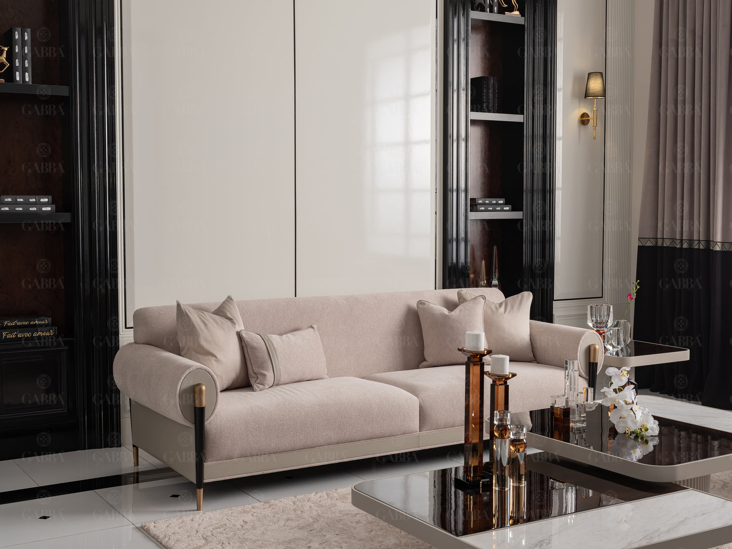 Casto Leather Sofa: Spacious Luxury