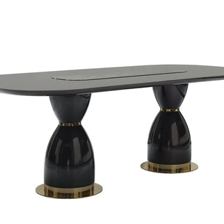 Detail of the Braga tabletop finish