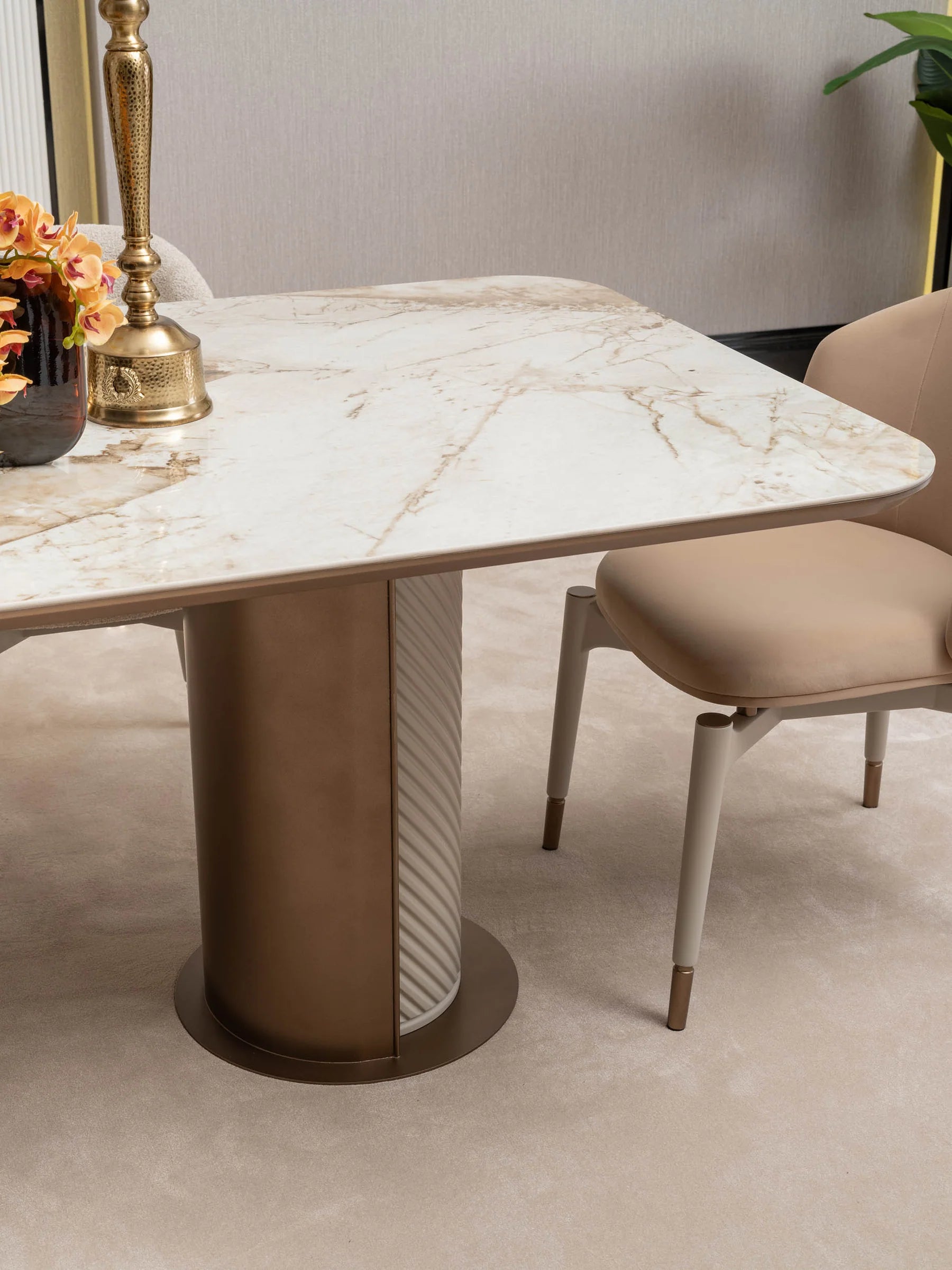 Essenza Dining Set