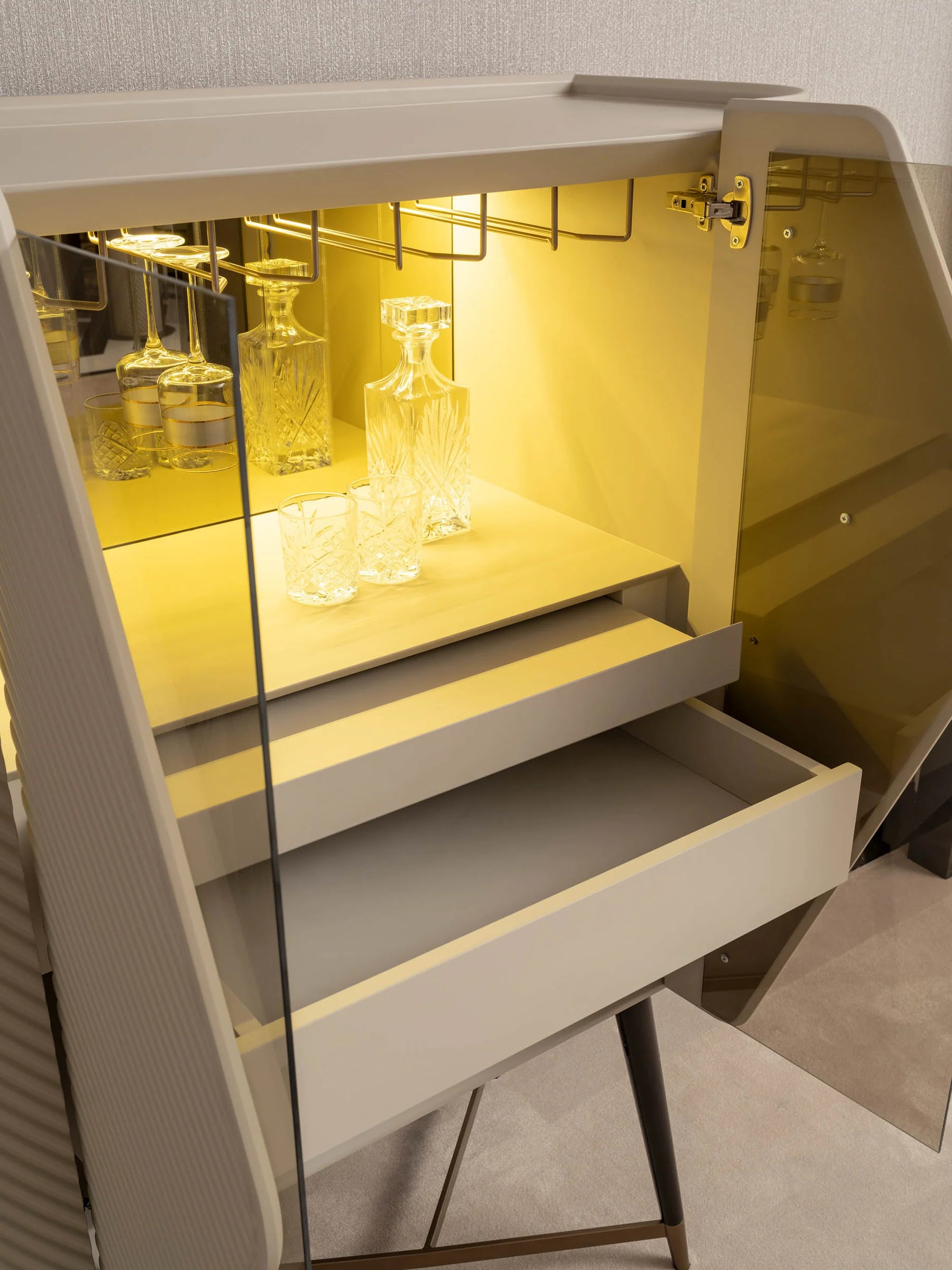 Essenza Bar Unit