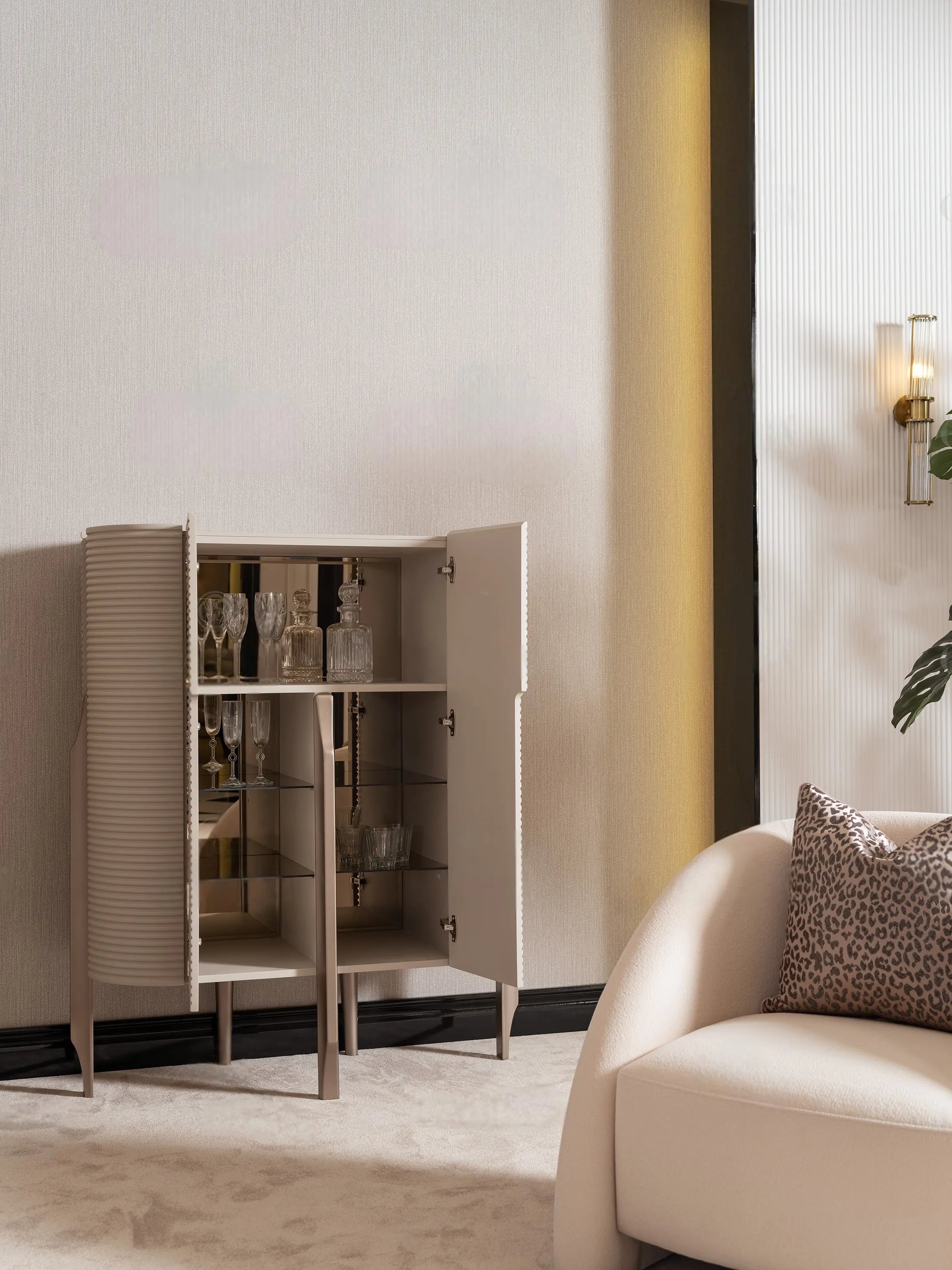 Leora Bar Unit