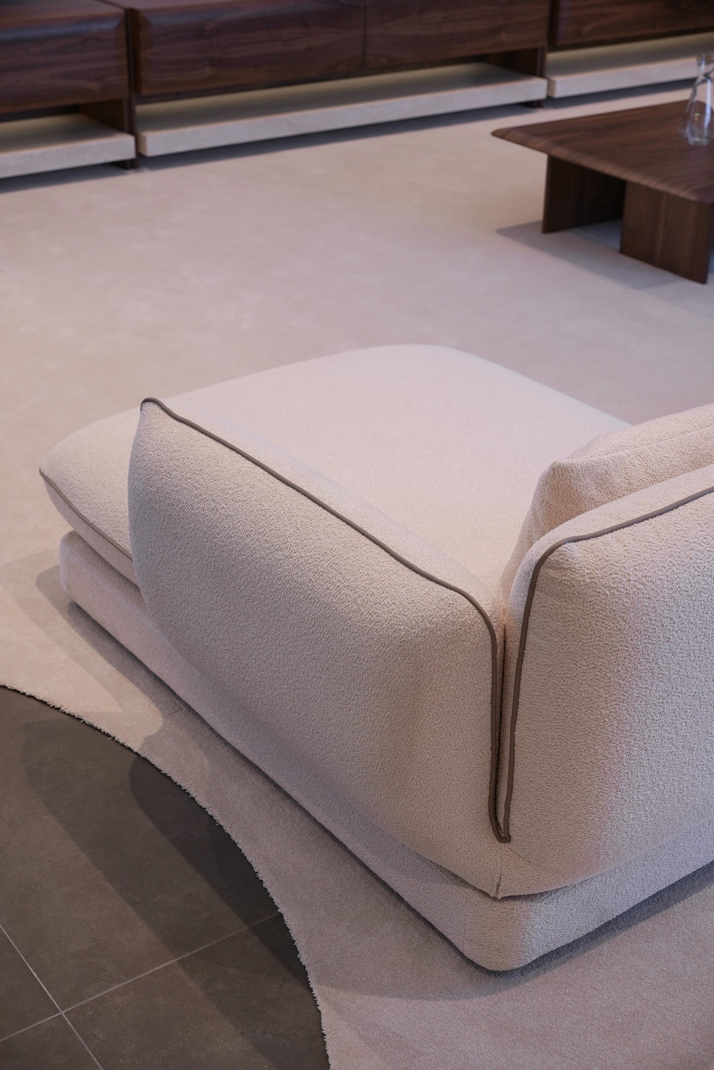Loretta arm module for ultimate comfort in UK homes