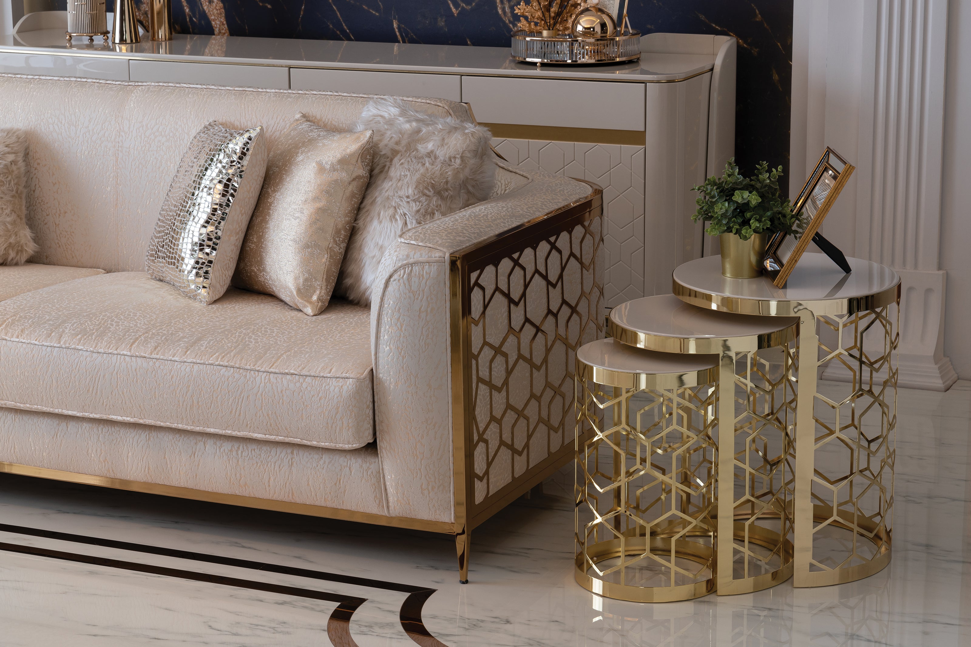 Flamingo Nesting Tables – Ex Display