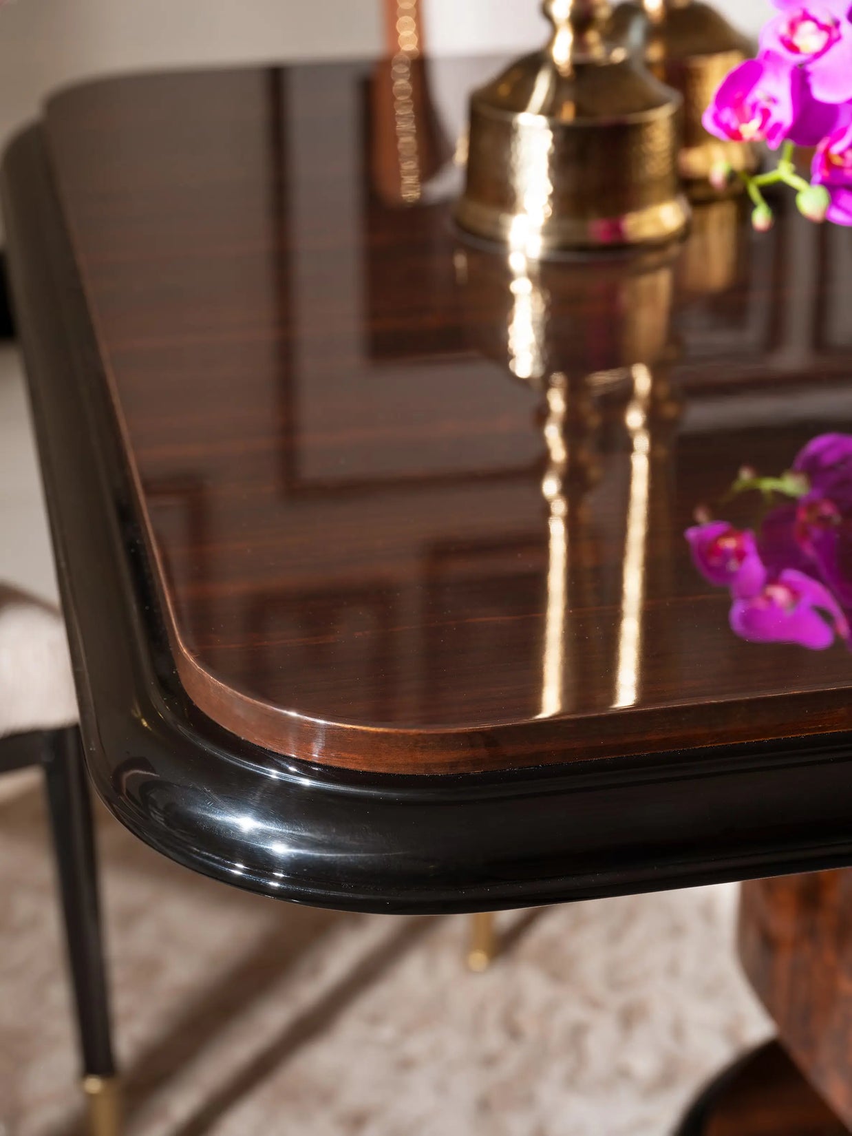  Nevada Dining Set dining table corner, wood detail close-up. Luxe Life Furniture.