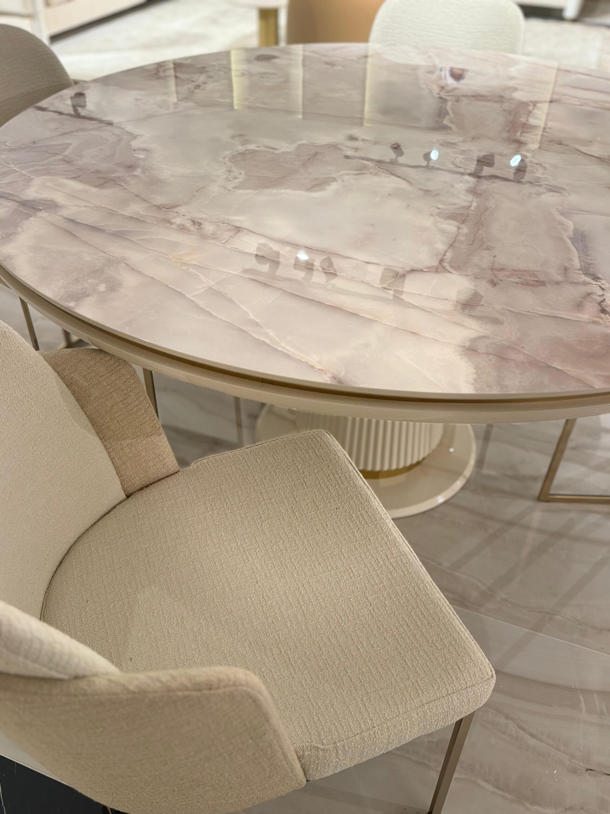 Oscar Round Dining Table