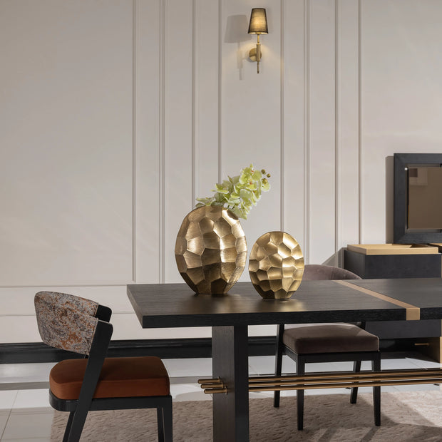 Sophisticated dinner party setup with Pietra set,showing side part