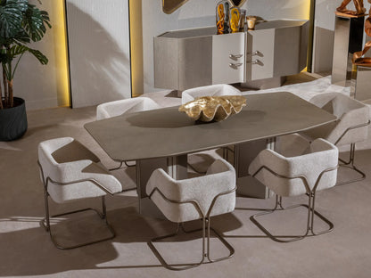 Elegant beige dining table centerpiece