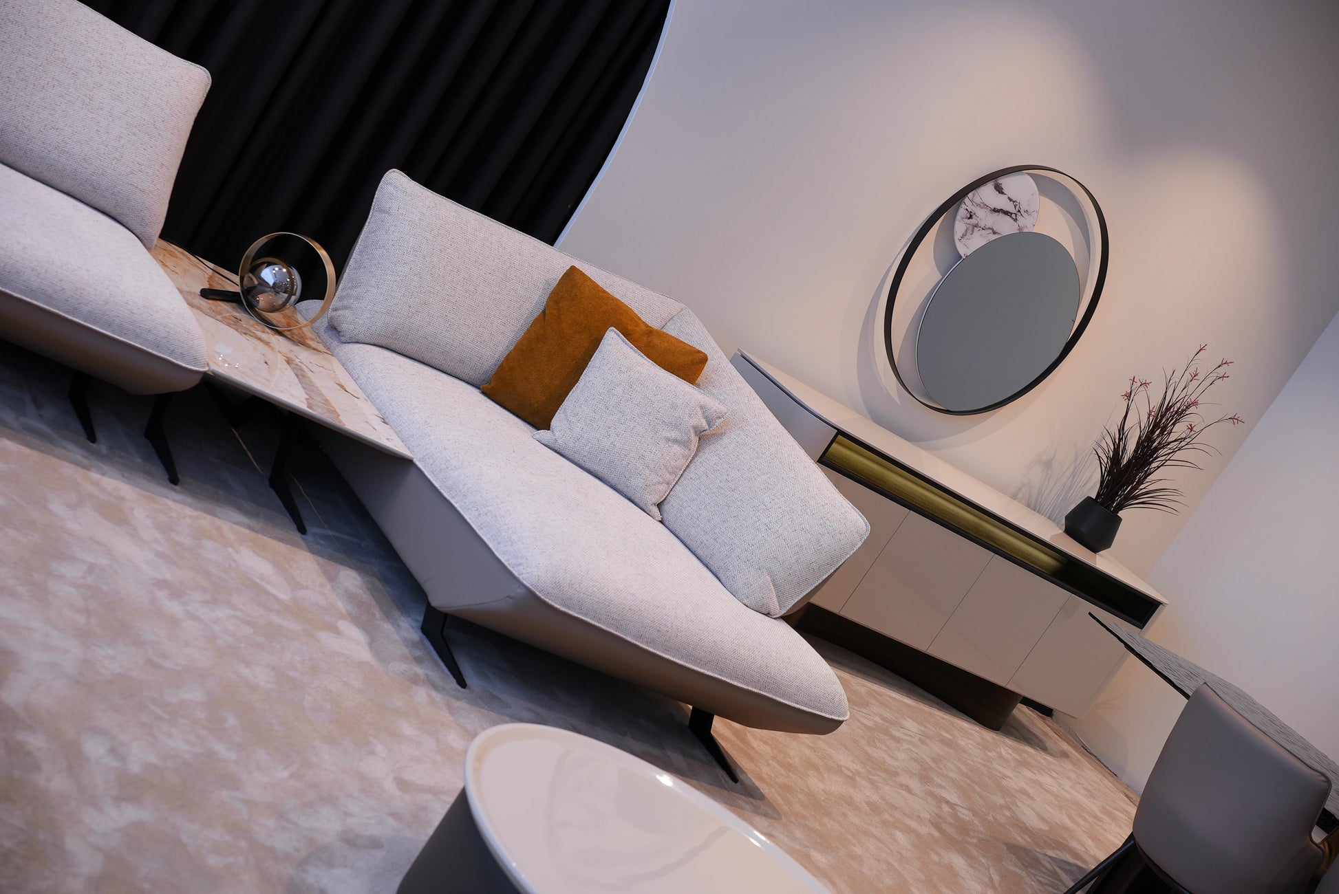 Stylish Simba Middle Table with rounded edges